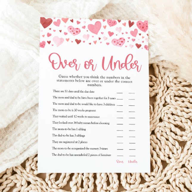 Hjärter Valentine Över eller Under Baby Shower-spe Inbjudningar (Watercolor Cute Pink Red Hearts Valentine A Little Sweetheart Girl Over or Under Baby Shower Game)