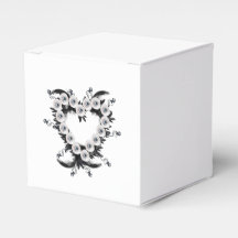 Hjärtform för ludd och svart pärlämne