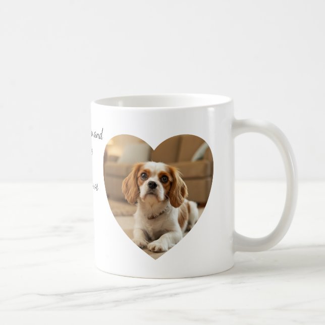 Hjärtformad hunddesign – ”Lycka på fyra klor” Kaffemugg (Höger)
