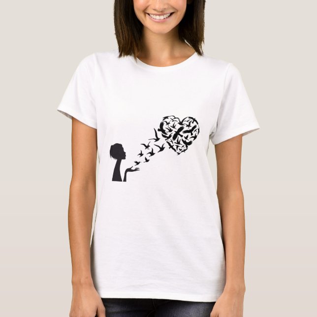 Hjärtformade flickor som flyger fåglar t shirt (Framsida)
