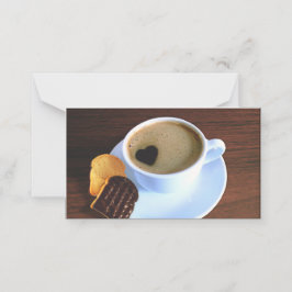 Hjärtformade skum för skum av kaffekaka i Kopp Placeringskort