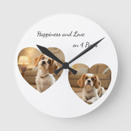 Hjärtformat hunddesign – “Lycka på fyra klor” Rund Klocka