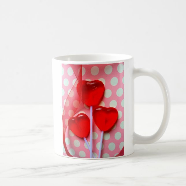 Hjärtklappning på polka dots kaffemugg (Höger)
