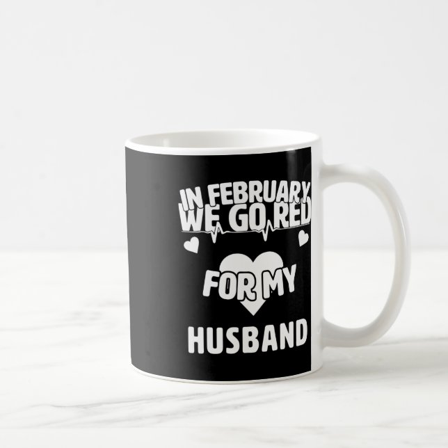 Hjärtmedvetenhetspresent Vi går rött för min make Kaffemugg (Höger)