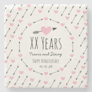 Hjärtor och pilpersonligbröllopsdag underlägg sten