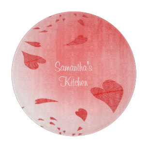 Hjärtor på rosa beställnings- skärbräda