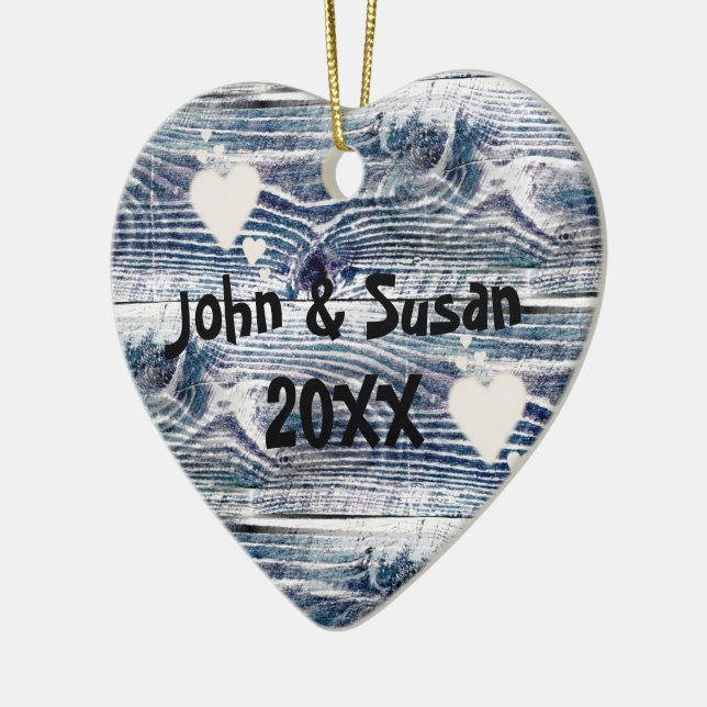 Hjärtor på trä, säsonhälsningar julgransprydnad keramik (Vänster)