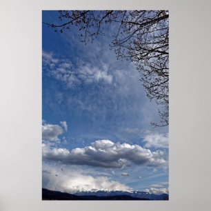 Hjord av moln över Fagarasbergen Rumänien Poster