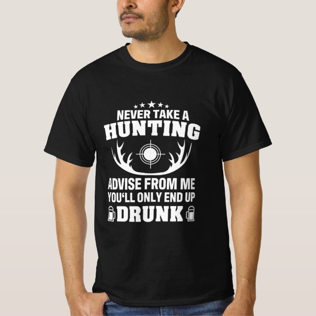 Hjort Hunter Drinking T Shirt (Framsida)