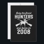 Hjort Hunter Hunting för 2008-talet Inbjudningar<br><div class="desc">Den bästa födelsedagspressen för barn som föddes 2008. En begränsad utgåva designad bara för ditt barn! Kolla in vår samling</div>