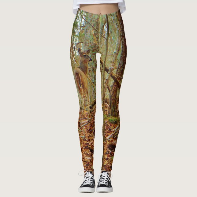 Hjort i skogen. Camo Camouflage sträckte byxor. Leggings (Framsida)