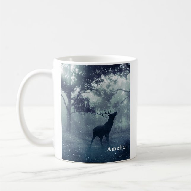 Hjort med Antlers i en Shadowy Forest Kaffemugg (Vänster)