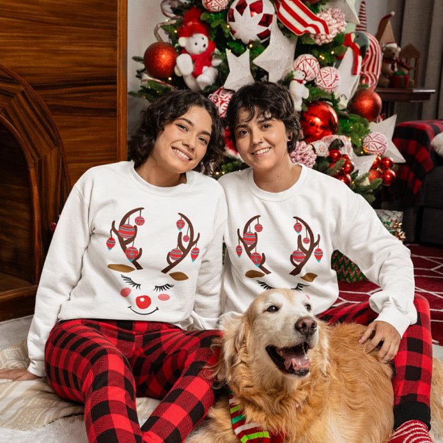 Hjort och prydnadsföremål på Antlers Women's T Shirt (Adorable Deer Face & Ornaments on Antlers Women's Sweatshirt)