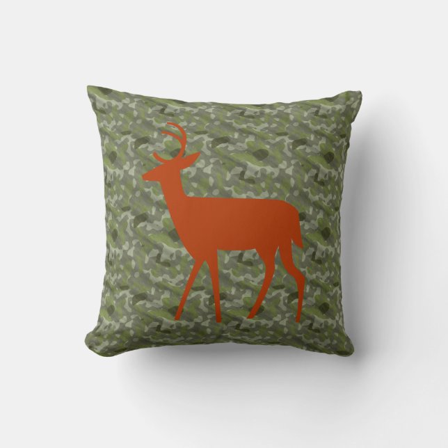 Hjort som korsar Silhouette på Camo Kudde (Framsida)