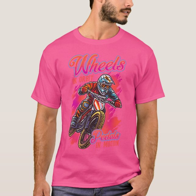 Hjul i kanyler i Rörelse BMX Tävla T Shirt (Framsida)