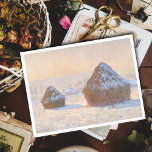 Hjulband, Snö-effekt, morgon, av Claude Monet Vykort<br><div class="desc">I hösten 1890 arrangerade förintelselagaren Claude Monet att väktarna nära hans hem skulle lämnas ut under vintern. Den följande sommaren hade han målat dem minst trettio gånger, vid olika tidpunkter under säsongerna. Hjulstolar var Monets första serie och den första där han koncentrerade sig på ett enda subjekt, där man endast...</div>