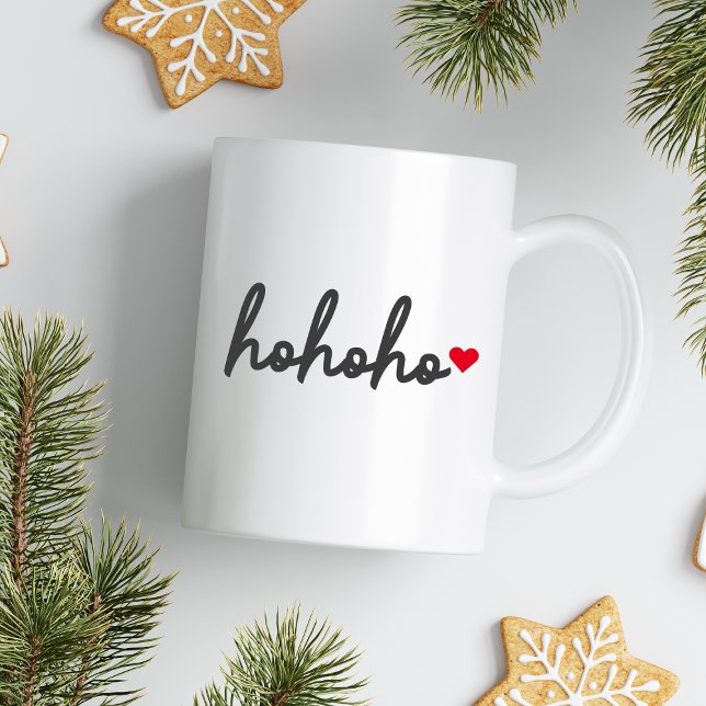 Ho Ho Ho | Julhjärta Modern Minimalist Kaffemugg (Ho Ho Ho Christmas mug by Guava, featuring modern script typography and a festive red heart)