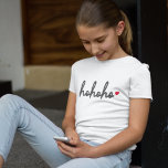 Ho Ho Ho | Julhjärta Modern Minimalist T Shirt<br><div class="desc">Modern,  minimalistisk helgdag-barntröja med "ho ho ho" i manushandskriften stil typografi följt av ett rött hjärta. Perfektens gåva eller tillbehör med toppen julklappar känns!</div>