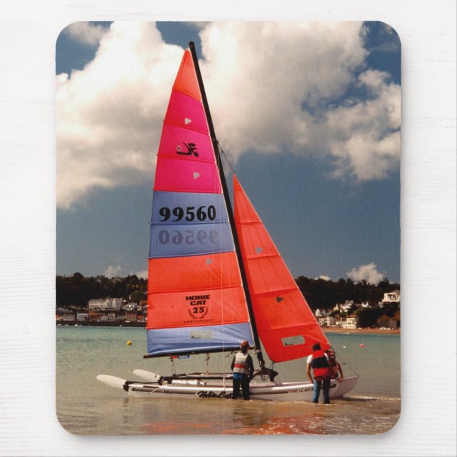 Hobie catamaranredo som seglar musmatta (Framsidan)
