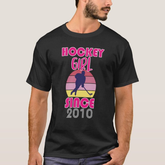 Hockey girl since 2010 t shirt (Framsida)