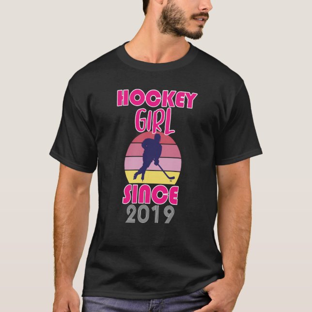 Hockey girl since 2019 t shirt (Framsida)