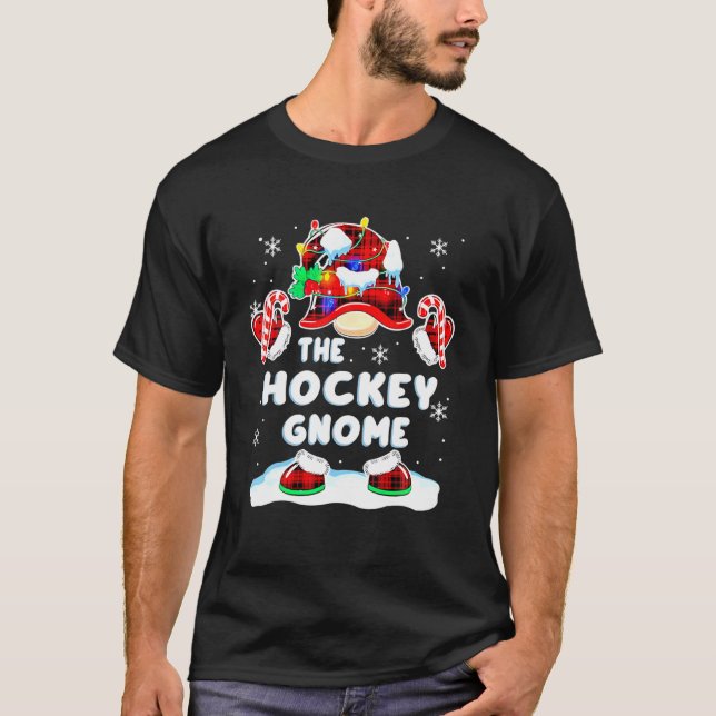 Hockey Gnome Red Plade Gnomies Matching Family Chr T Shirt (Framsida)