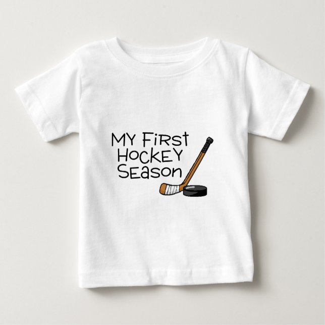 Hockey min första hockeysäsong (pinnen och pucken) tee shirt (Framsida)