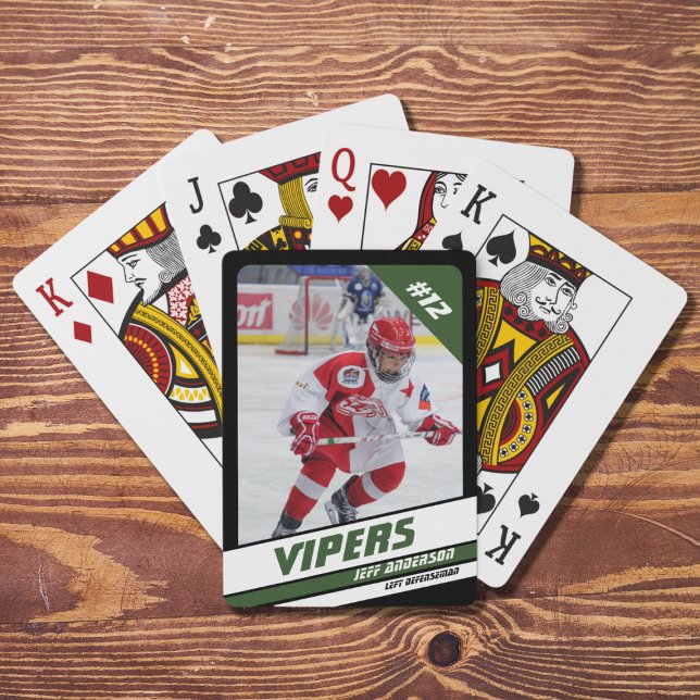 Hockey Player Keepsaké på Vibrant Grönt Black Casinokort (Capture ice hockey memories with sleek black and green playing cards. Great souvenir or gift idea!)