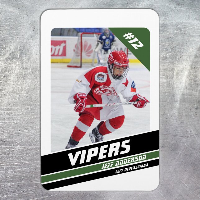 Hockey Player Keepsaké på Vigora Grönt White Magnet (Ice Hockey: Customize your magnet with a fresh white and green jersey, player image, and number.)