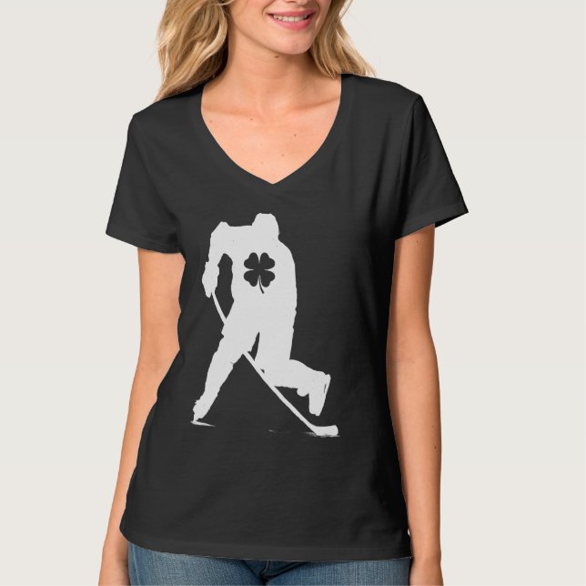 Hockey Player Lucky Shamrock C St Patricks Day Boy T Shirt (Framsida)