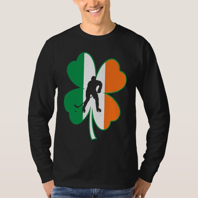 Hockey Player Lucky Shamrock Ireland Flag St Patri T Shirt (Framsida)