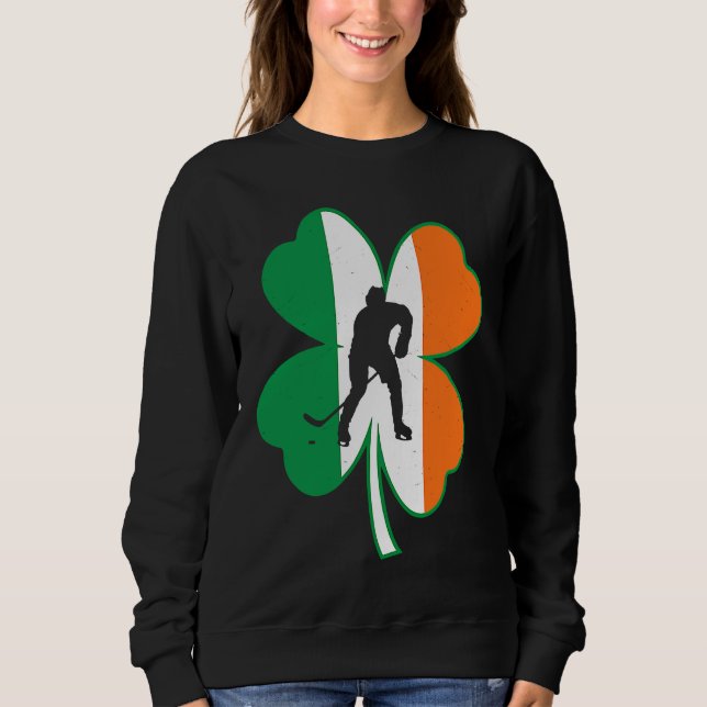Hockey Player Lucky Shamrock Ireland Flag St Patri T Shirt (Framsida)