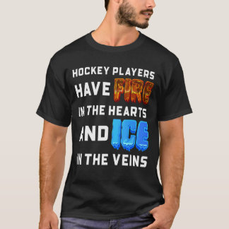 Hockeyspelare har eld i sin örtaris i t shirt