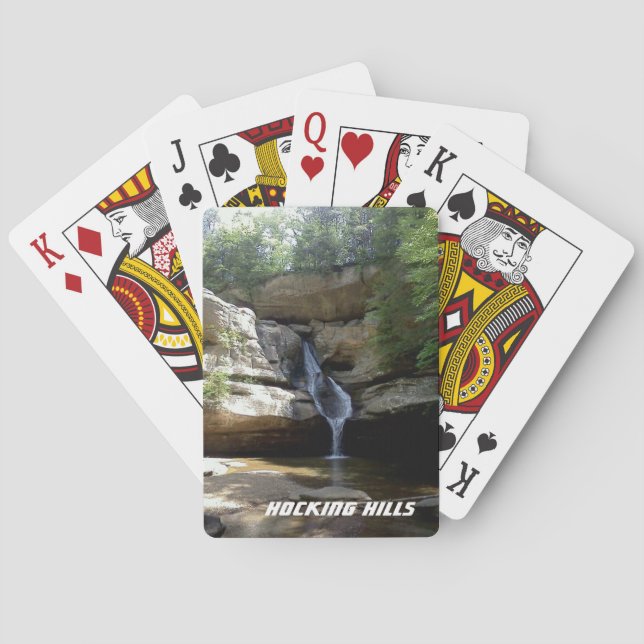 Hocking backar som leker kort spel kort (Baksidan)