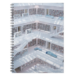 HÖG FOTOGRAFI I BIBLIOTEK ANTECKNINGSBOK