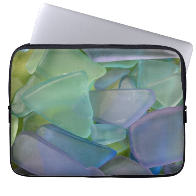 Hög med blå strandglas, Alaska Laptop Fodral (Framsidan)