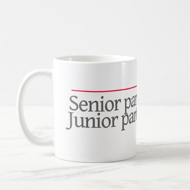 "HÖG PARTNER PÅ WORK.JUNIOR-PARTNERN HEMMA", -- KAFFEMUGG (Vänster)