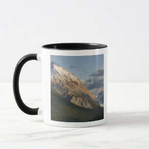 Hög topp nära Maligne Lake, Jasper National Mugg