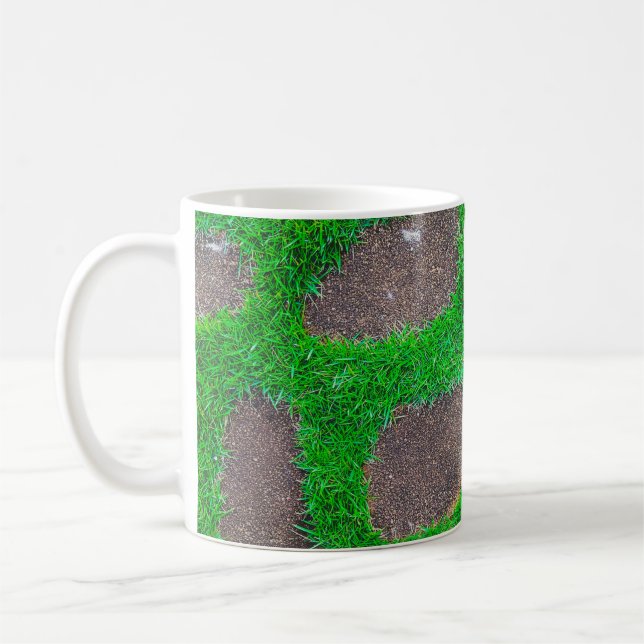 Hög vinkel foto av gräs fält kaffemugg (Vänster)