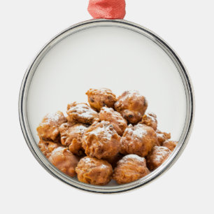 Högen av sockrat oliebollen eller stekte fritters julgransprydnad metall