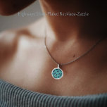 Höghastighetsleder i Silver Silverpläterat Halsband<br><div class="desc">Selektiv,  fotoredigering skapat den här feta,  grafiska konsten som visningar,  snurrar linjer,  den intertwine,  i färg av; teal-grönt,  midnattblått,  svart och vitt som liknar mellanstatliga motorvägar.</div>