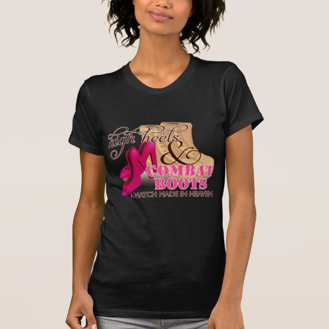 Högklackar och striden startar (öknen) t shirt (Framsida)