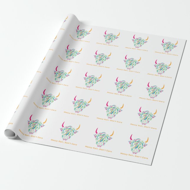 Höglands Ko Rufsigt Hår Bryr Sig Inte Om Färgglad Presentpapper (Utrullad)