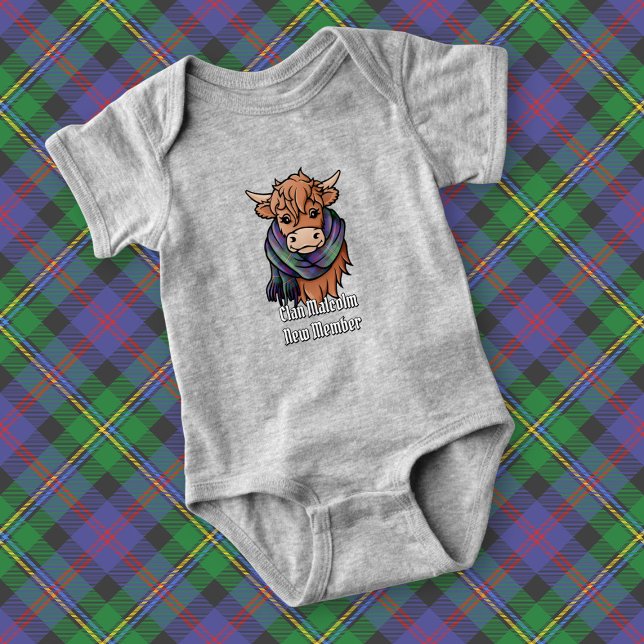 Höglandsgris med Malcolm Tartan-scarf T Shirt (Skapare uppladdad)