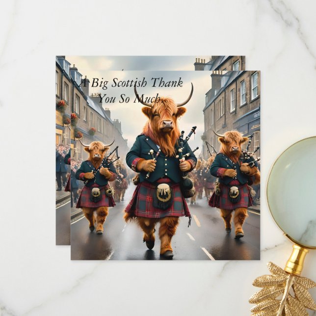 Höglandsharmoni: Dudpipe Highland Cow Band  Tack Kort (Fram/Back In Situ)