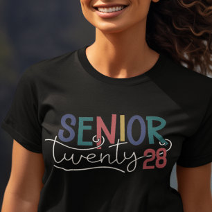 Högre 2023 fetstilt färgstark studenten anpassning t shirt