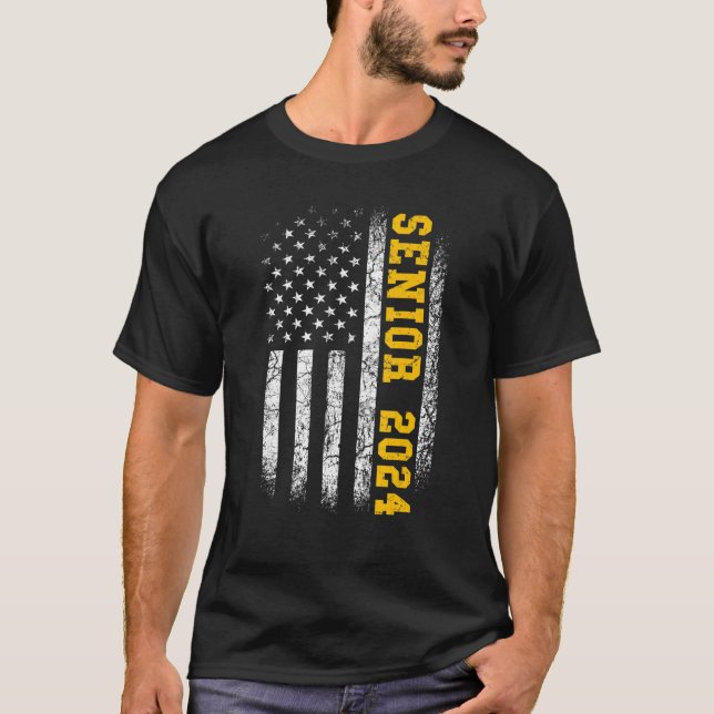 Högre 2024 Klass 2024 Studenten-högre Amer T Shirt (Framsida)