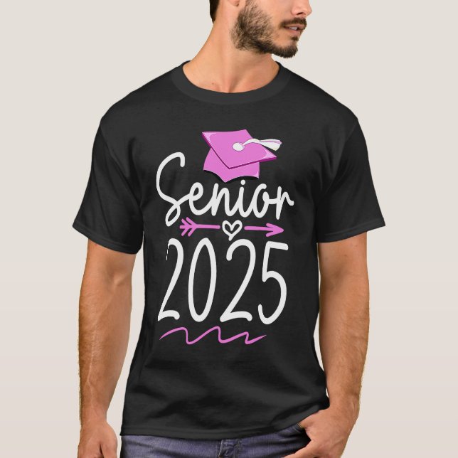 Högre 2025 Klass 2025 High School Studenten G T Shirt (Framsida)