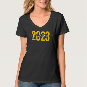 Högre Gult 2023 på svart T Shirt