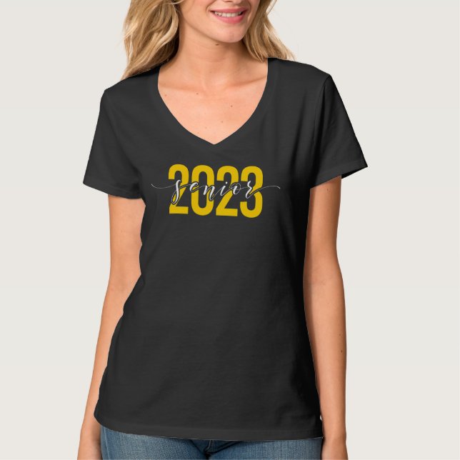 Högre Gult 2023 på svart T Shirt (Framsida)